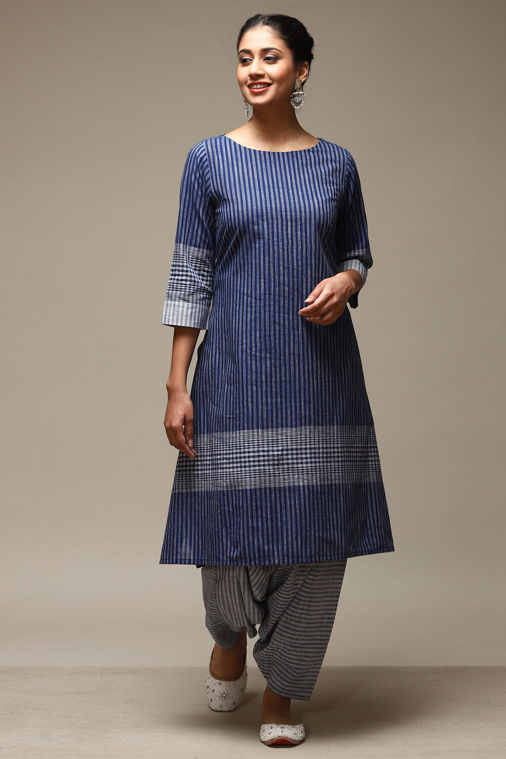 Indigo Cotton Flared Yarndyed 2 Piece Set image number 6