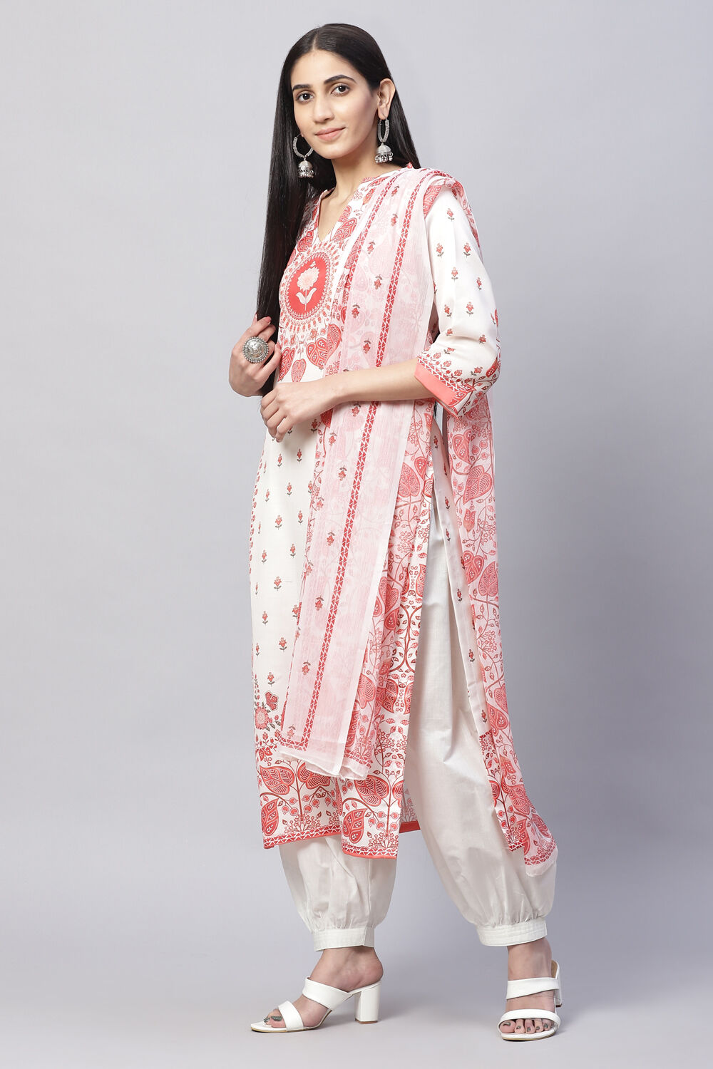 Off White Cotton Blend Digital Print Unstitched Suit Set image number 5