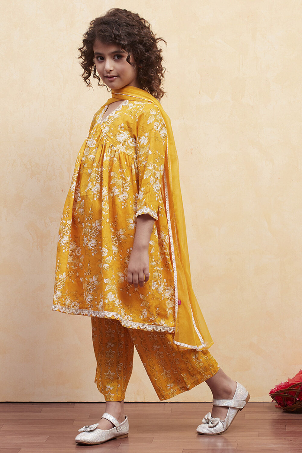 Yellow Cotton Floral Gathered Suit Set image number 3
