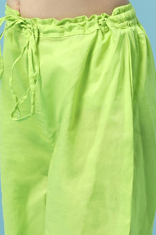 Parrot Green Cotton Gathered Kurta Narrow Pants 2 Piece Set image number 2