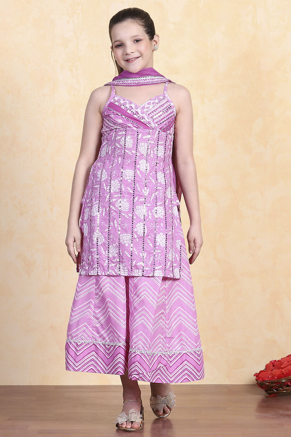 Pink Cotton Floral Strappy Straight Suit Set image number 6