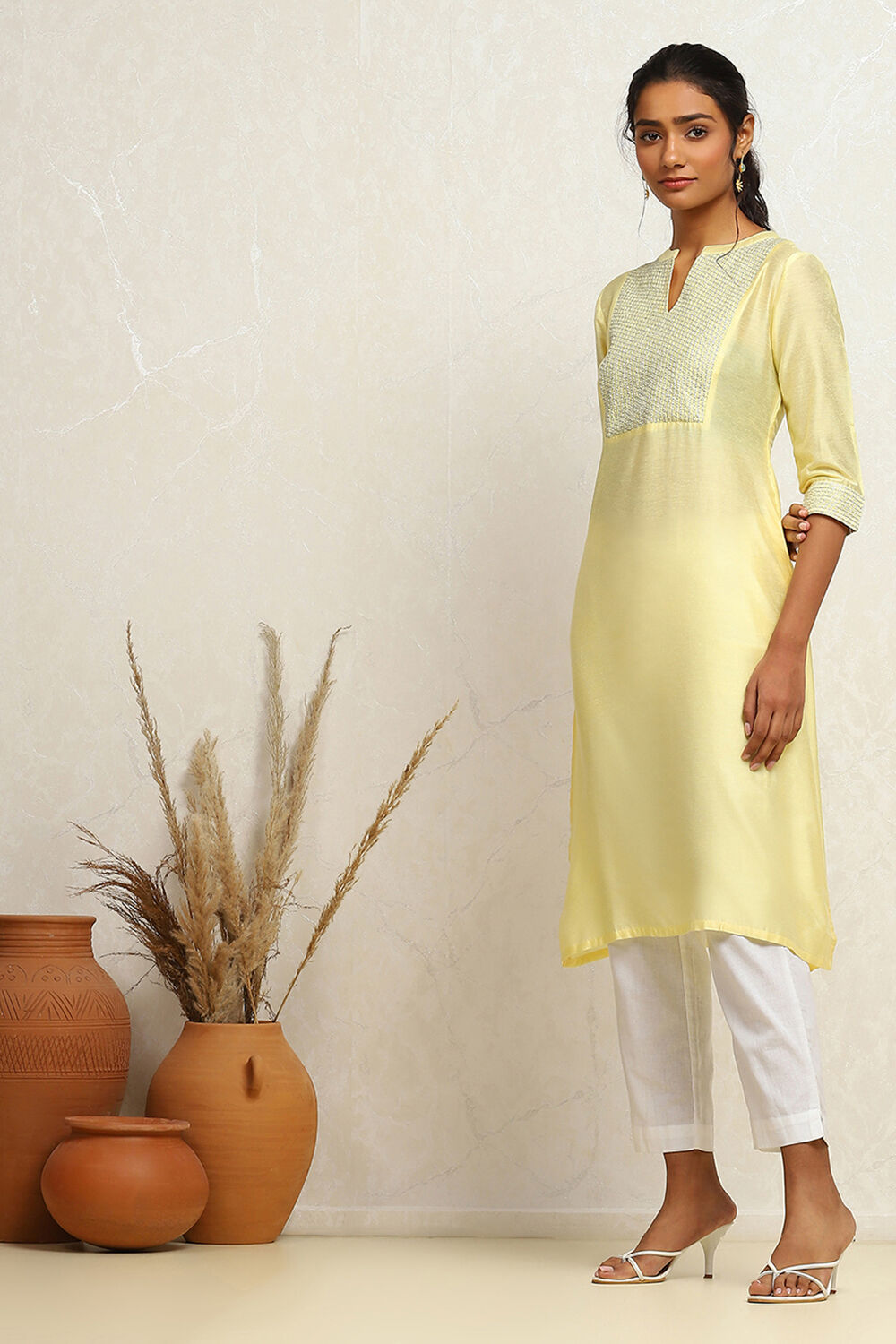 Yellow Solid Nylon Viscose Straight Kurta image number 2