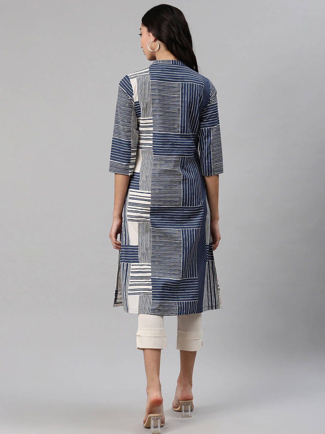 Green Cotton Blend Straight Kurta Slim Pant Suit Set image number 4