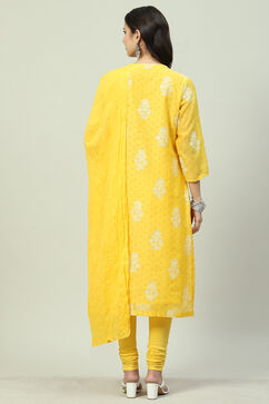 Yellow Straight Kurta Churidar Suit Set image number 4