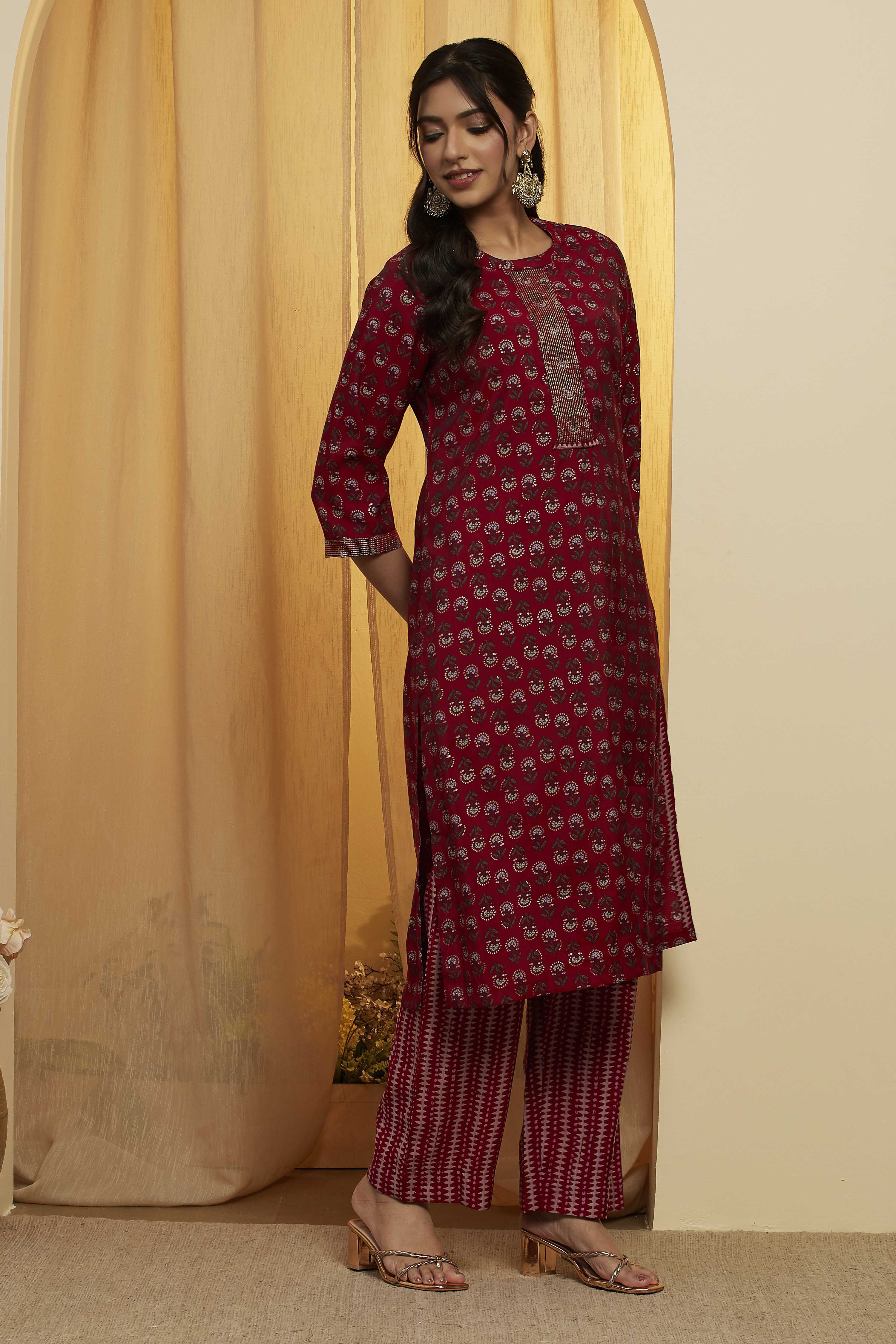 Maroon Polyster Blend Straight Kurta Pants Set image number 4