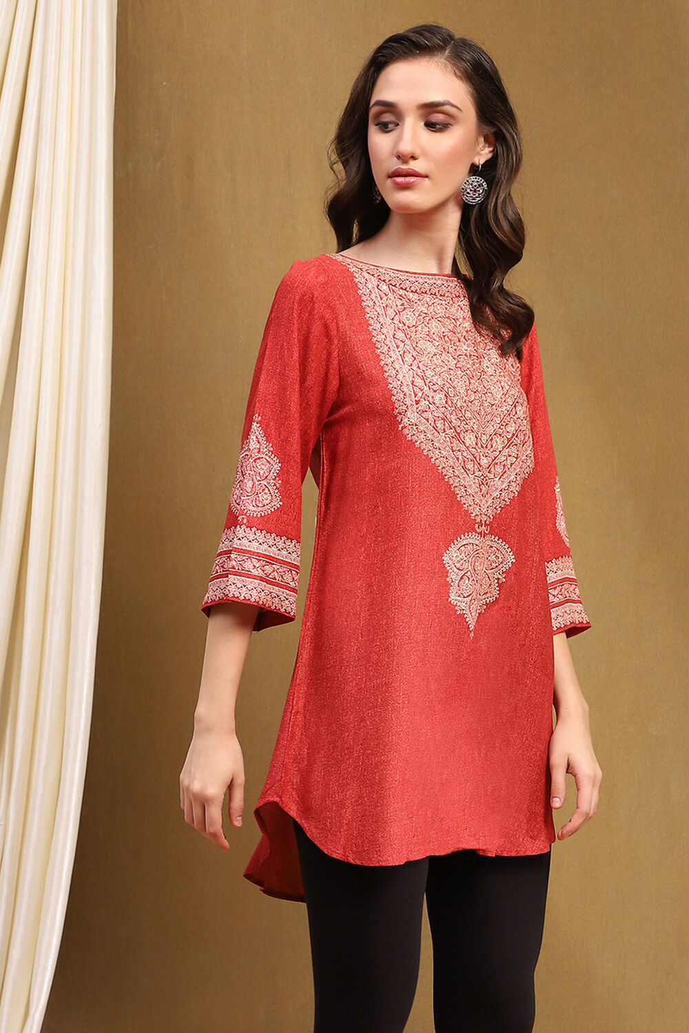 Red Rayon Straight Kurti image number 4