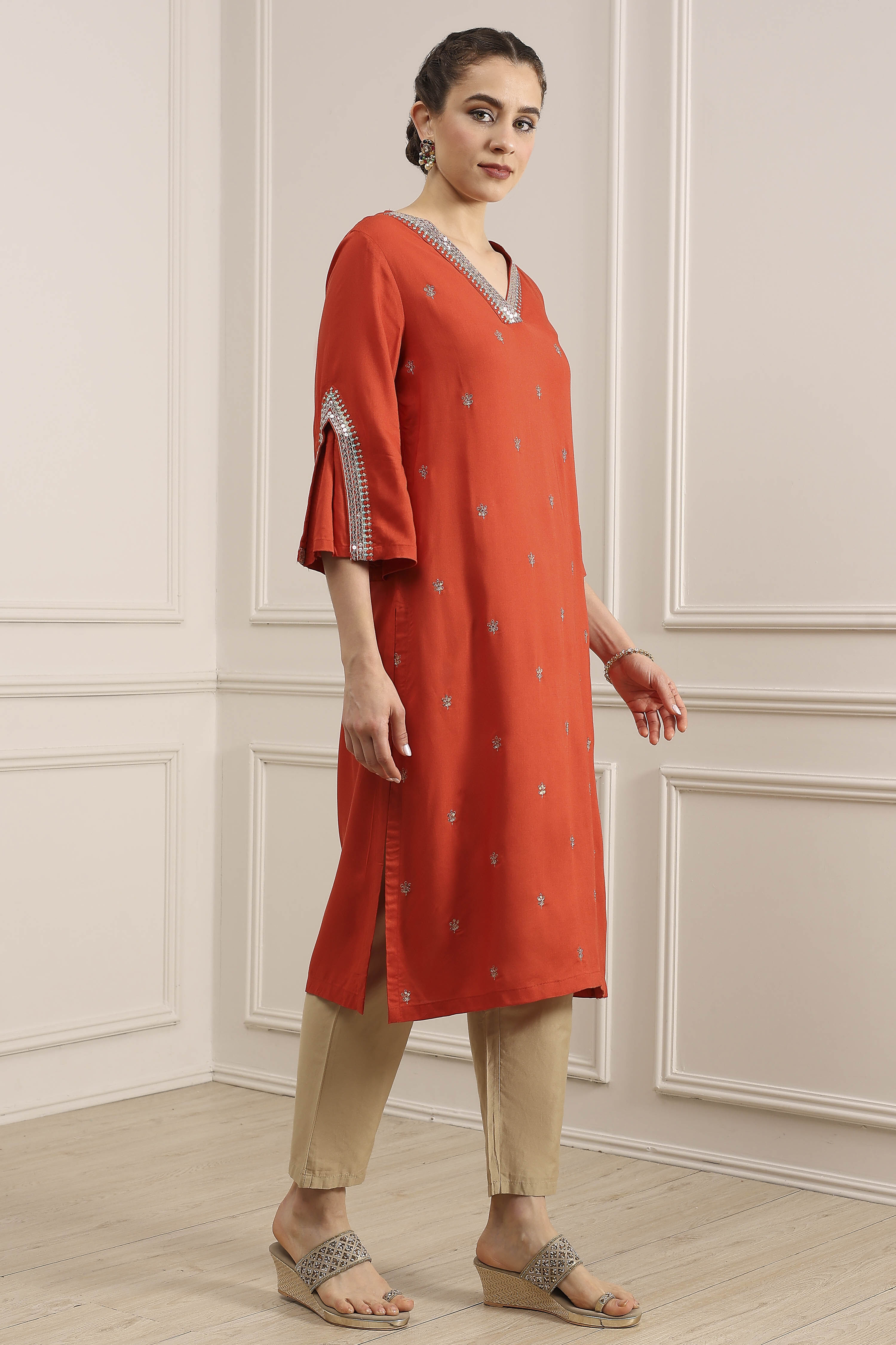 Orange Embroidered Straight Kurta image number 4