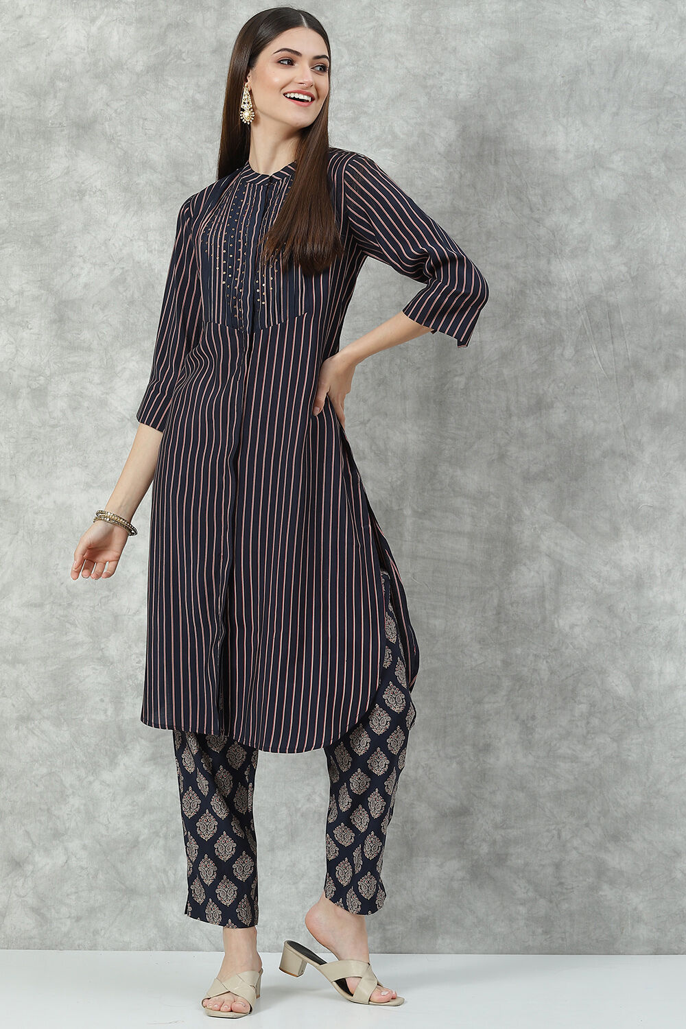 Red Poly Viscose Printed Kurta Set image number 6