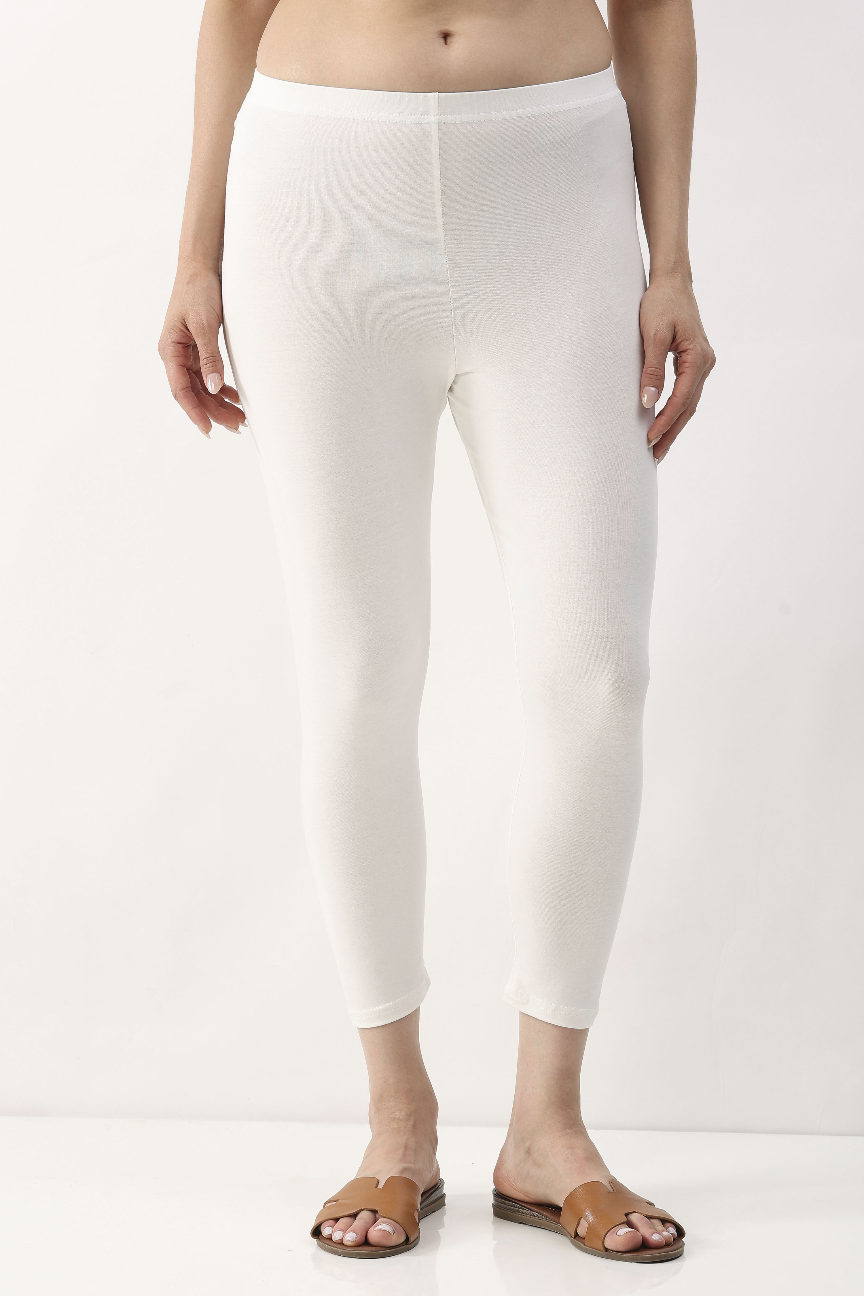 Maroon Cotton Lycra Solid Fitted Cropped Leggings image number 4