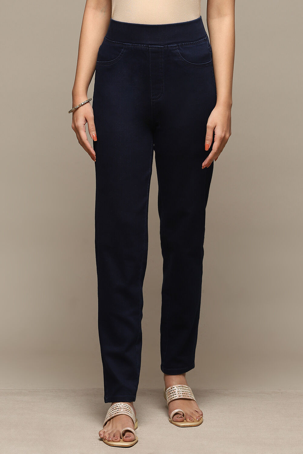 Indigo Cotton Blend Solid Jeggings image number 5