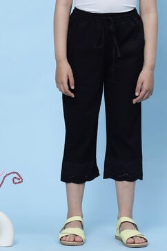 Black Cotton Solid Capri Pant image number 0