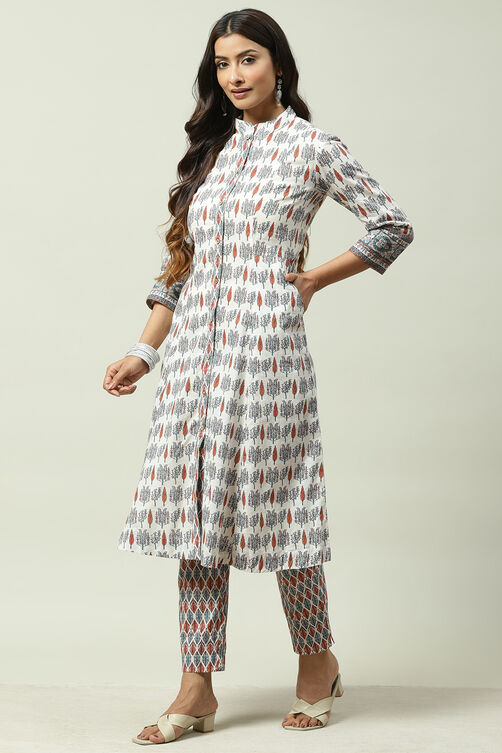 White Printed Cotton A-Line Kurta Slim Pants Suit Set image number 3