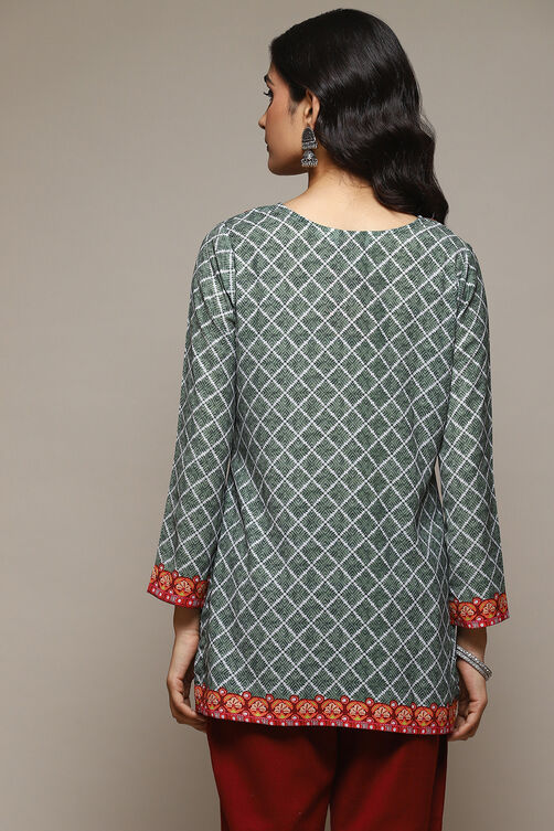 Green Cotton Blend Printed Kurti image number 3