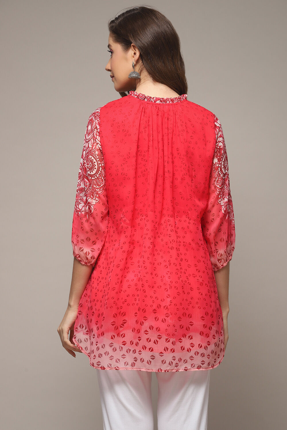 Blue Cotton Blend Printed Kurti image number 2