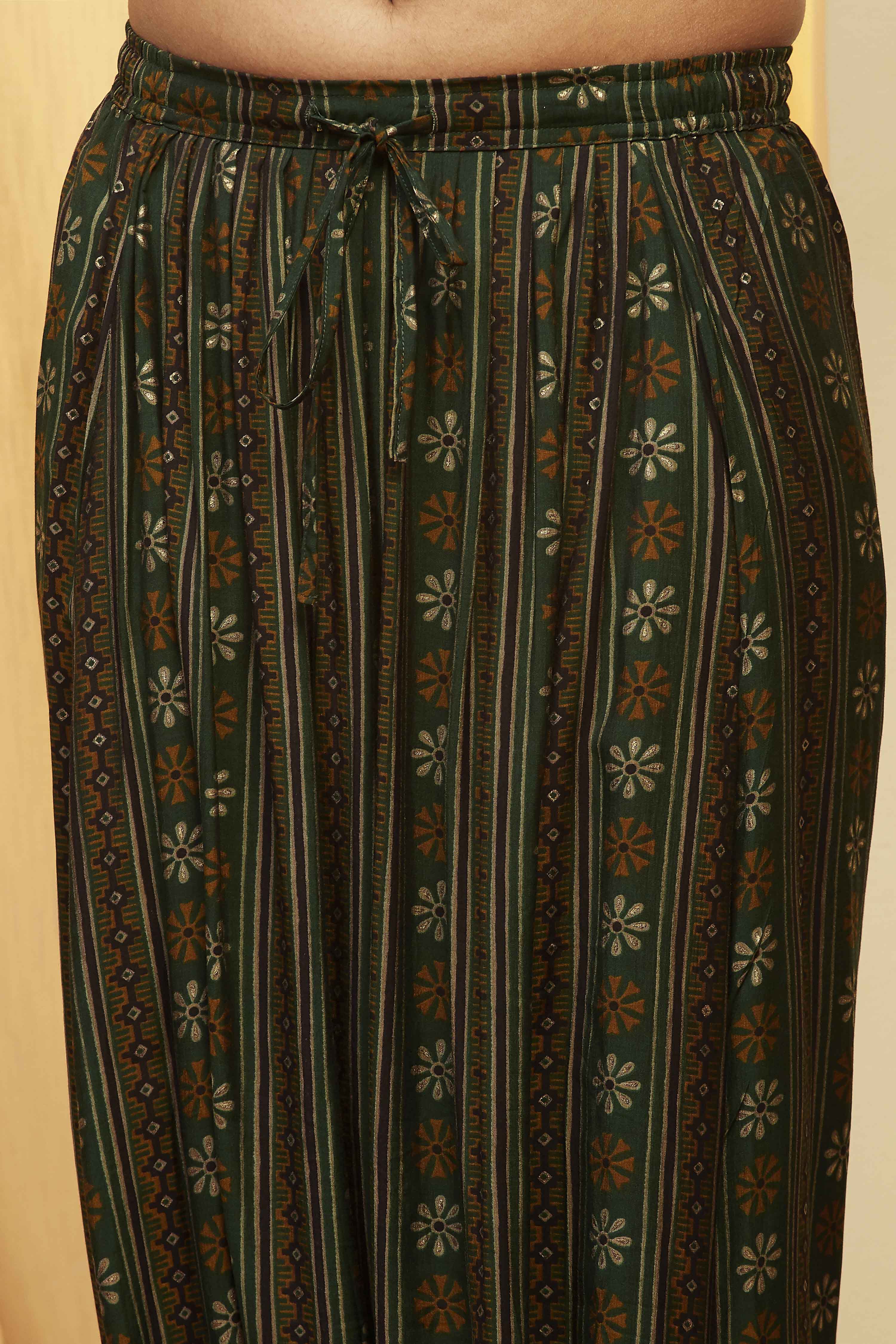 Green Viscose Blend Straight Kurta Pants Set image number 2