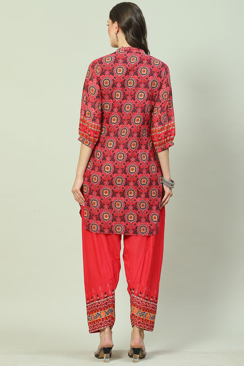 Red Cotton Straight Kurta Salwar Pant Suit Set image number 4