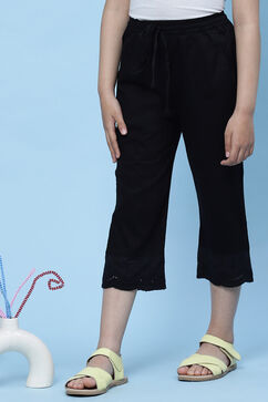 Black Cotton Solid Capri Pant image number 2