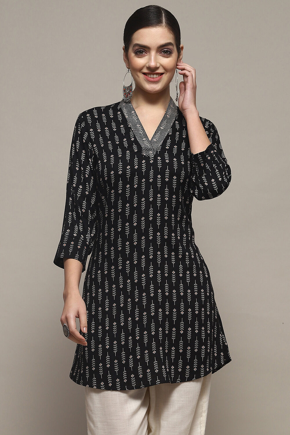 Black Viscose Rayon Printed Short Kurta image number 5