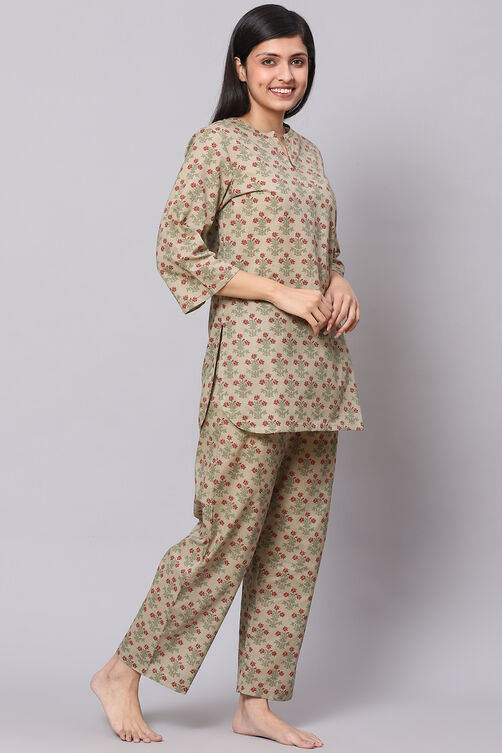 Green Straight Cotton Three Piece Printed Sleepwear Set image number 6