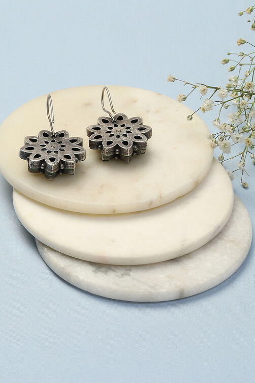 Oxidised Green Brass Earrings image number 2