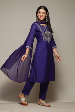 Pink & Purple Poly Cotton Straight Embroidery Kurta Slim Pant Suit Set image number 5