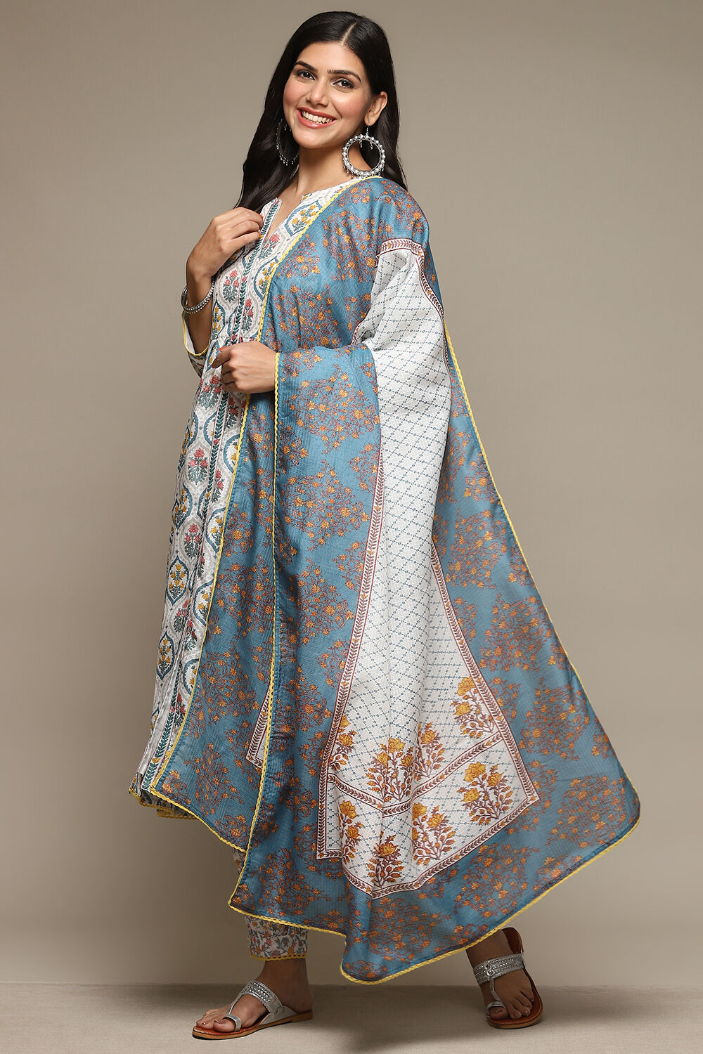 White Cotton Blend Gathered Kurta Suit Set image number 0