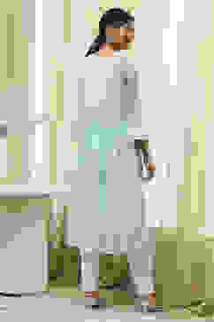 Aqua Embroidered Gathered Kurta image number 3