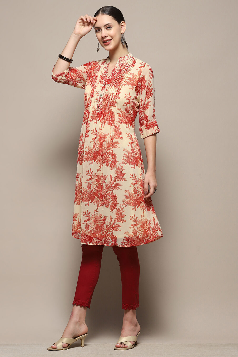 Cream-coloured Georgette Floral Straight Kurta image number 3