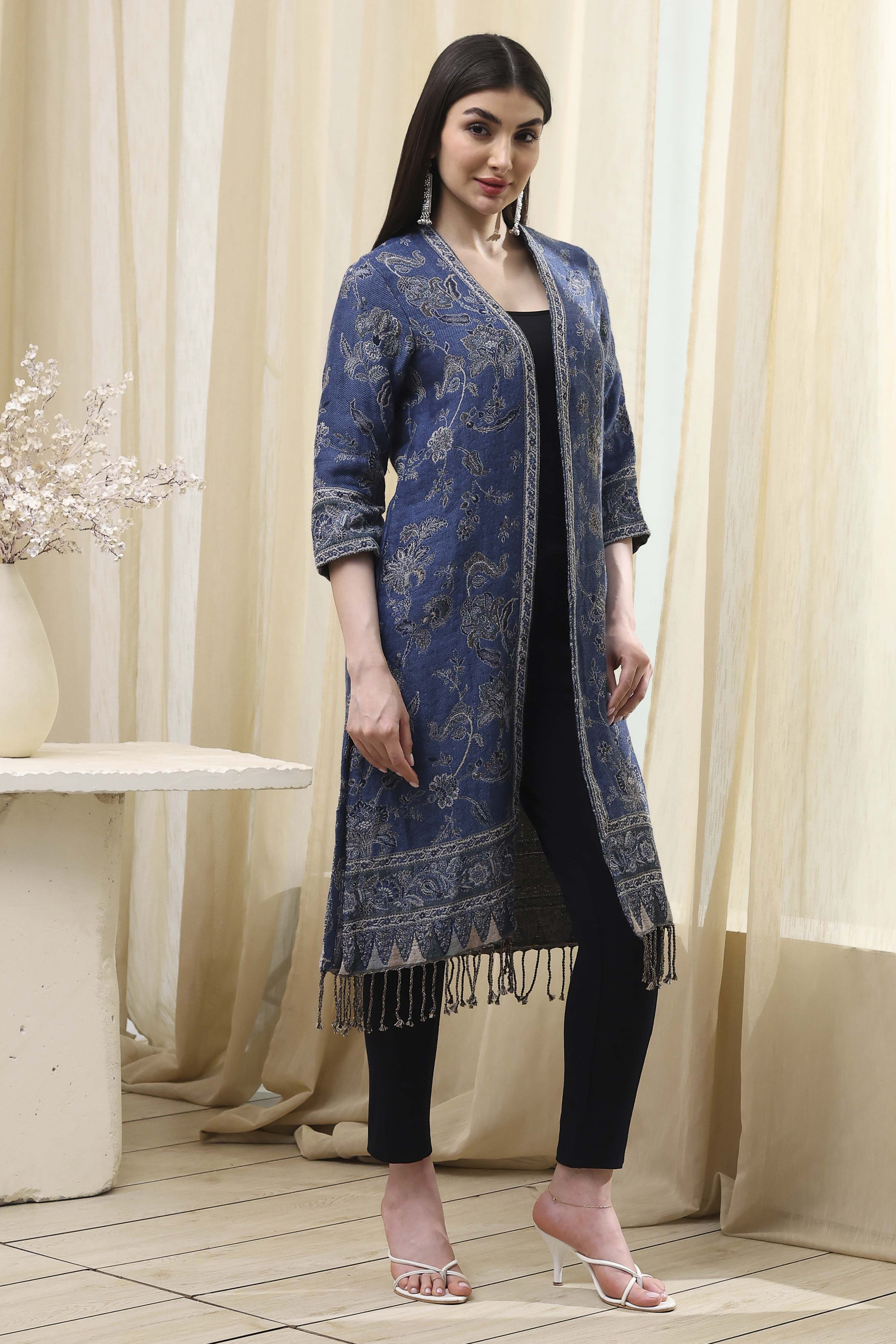 Indigo Poly Mettalic Front Open Yarndyed Shrug image number 4