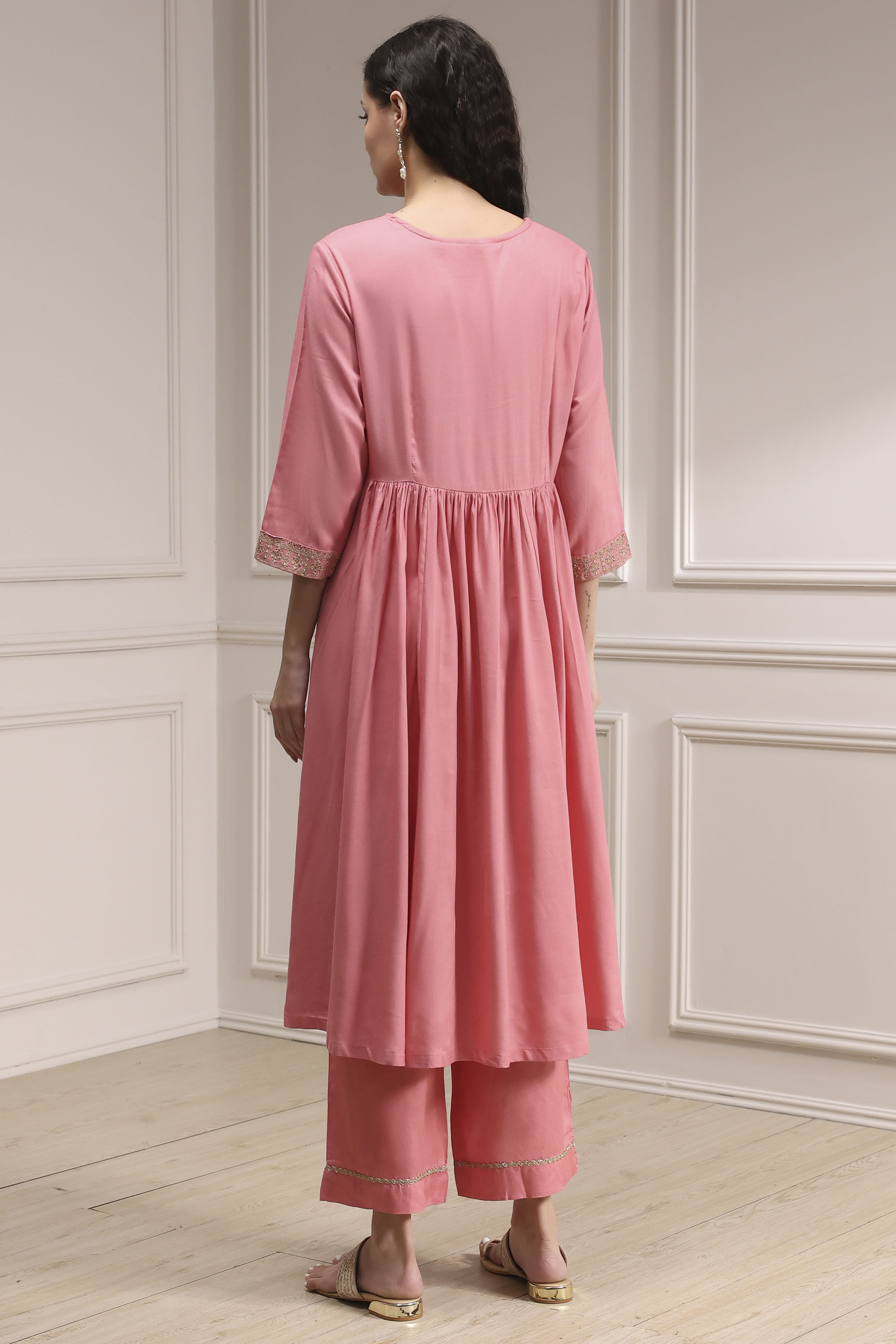 Peach-Colored Embroidered Gathered Suit Set image number 4