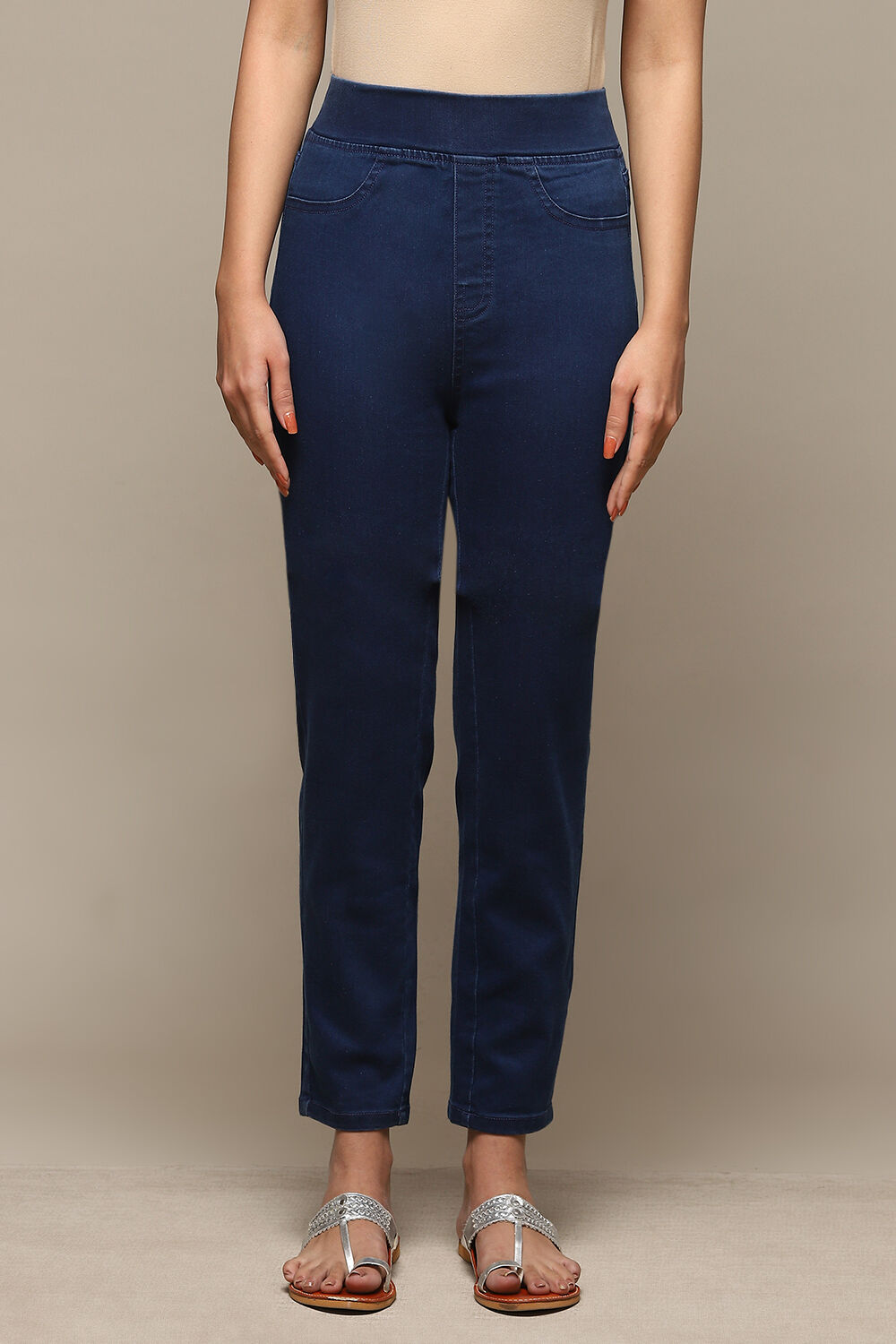 Indigo Cotton Blend Solid Jeggings image number 5