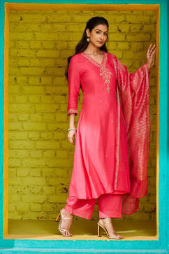 Fuschia Rayon Straight Suit Set image number 6