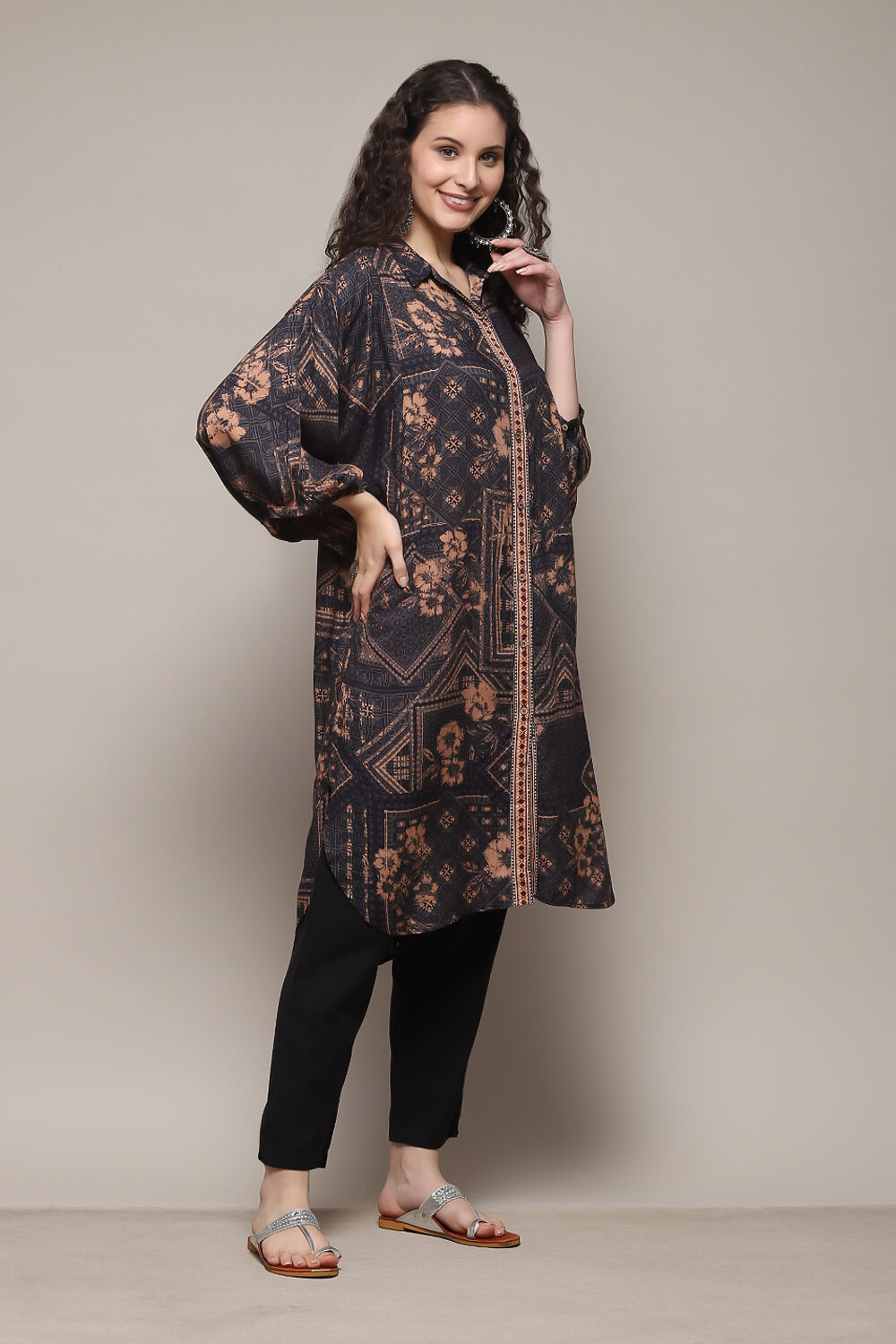 Black Printed High-Low Relaxed Fit Kurta image number 2