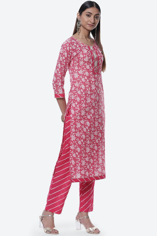 Pink Cotton Screen Print Unstitched Suit Set image number 2