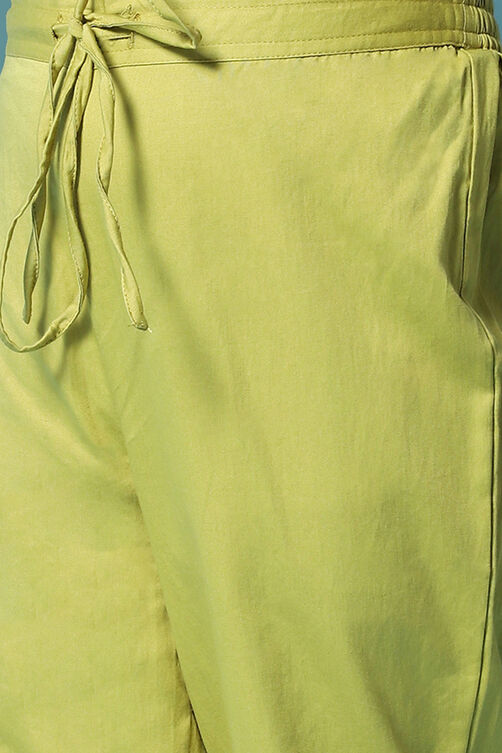 Green Art Silk Straight Kurta Regular Pant Suit Set image number 2