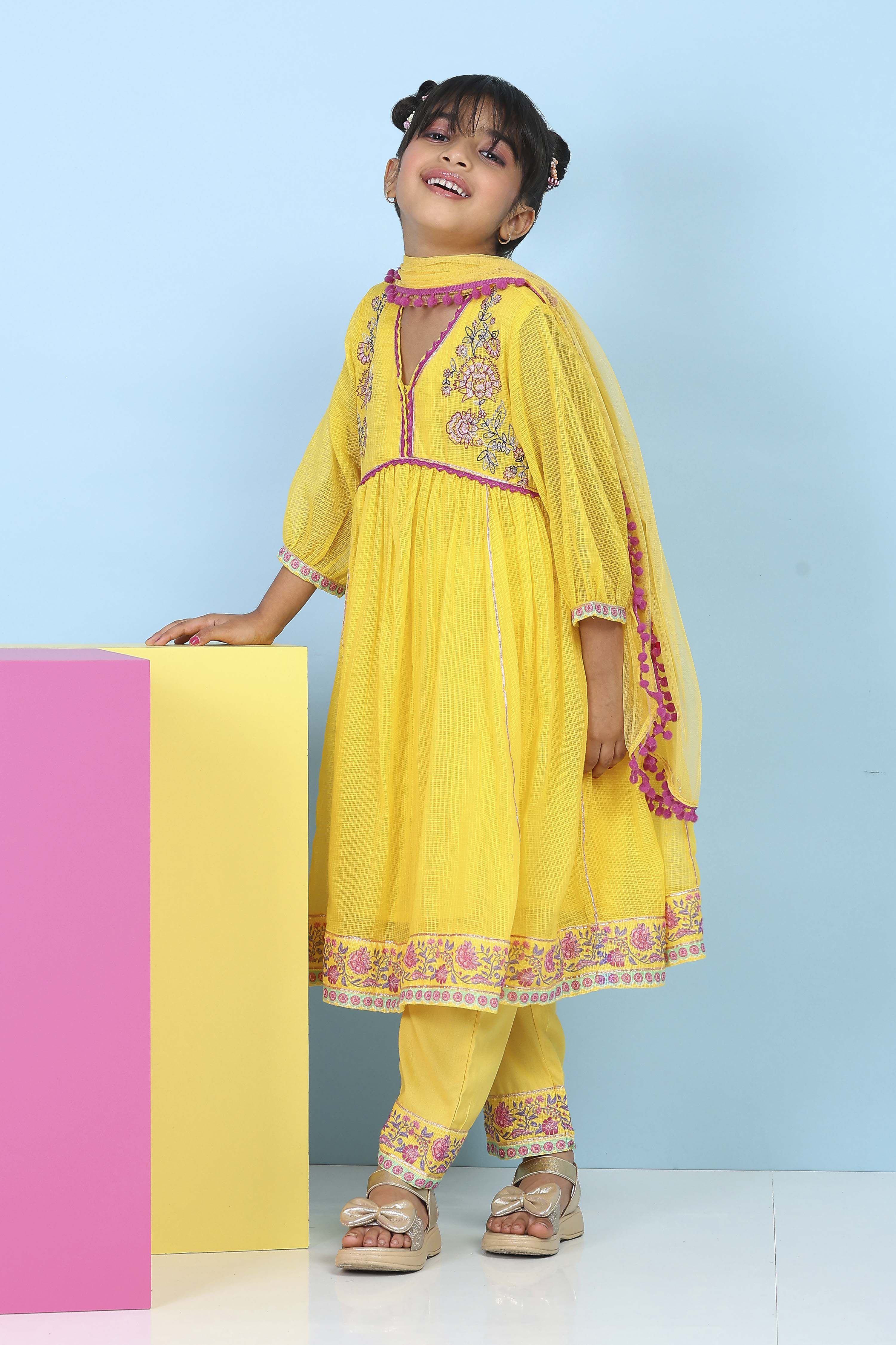 Yellow Cotton Solid Kalidar Suit Set image number 3