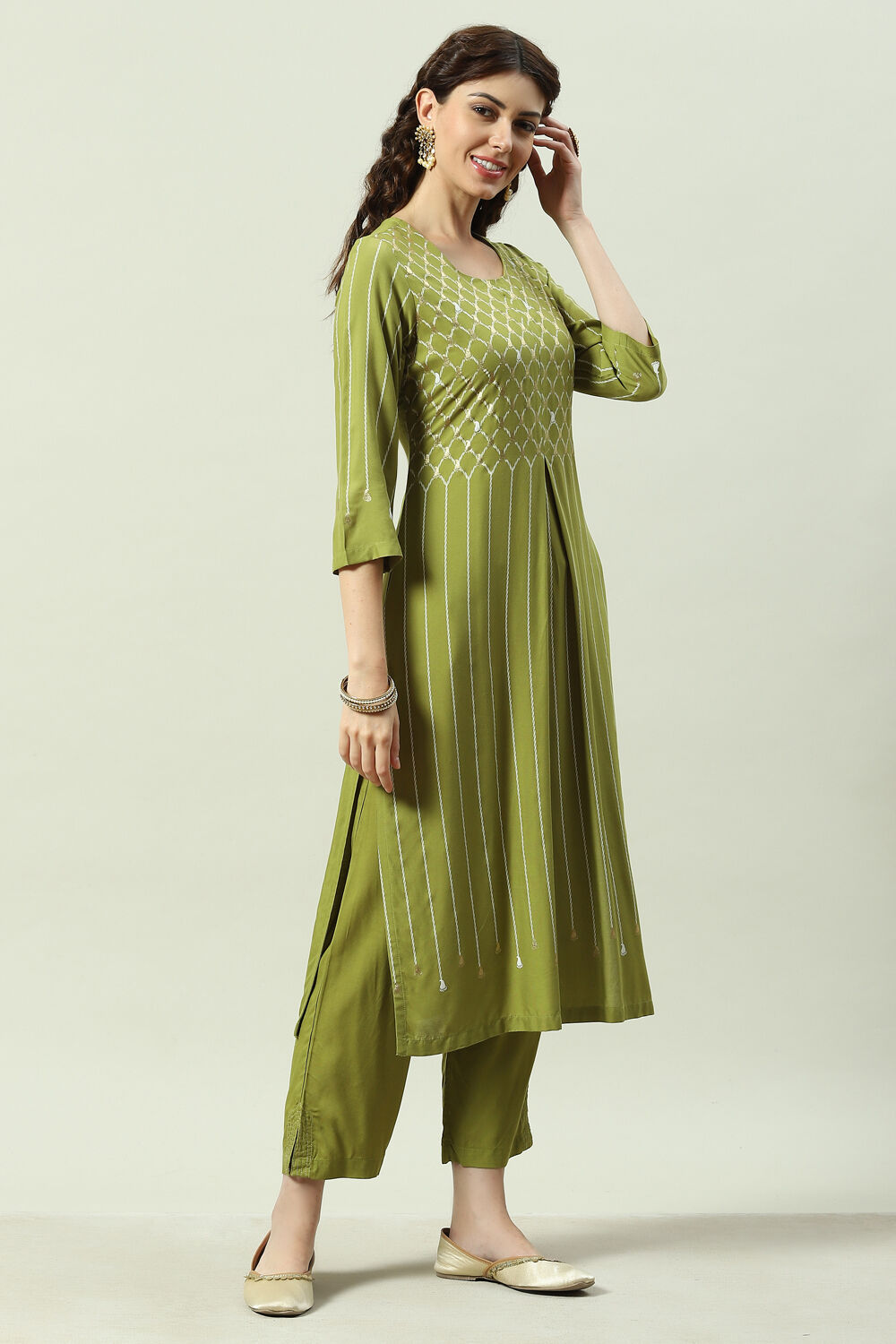 Plum Printed Rayon Straight Kurta Regular Pants Suit Set image number 3