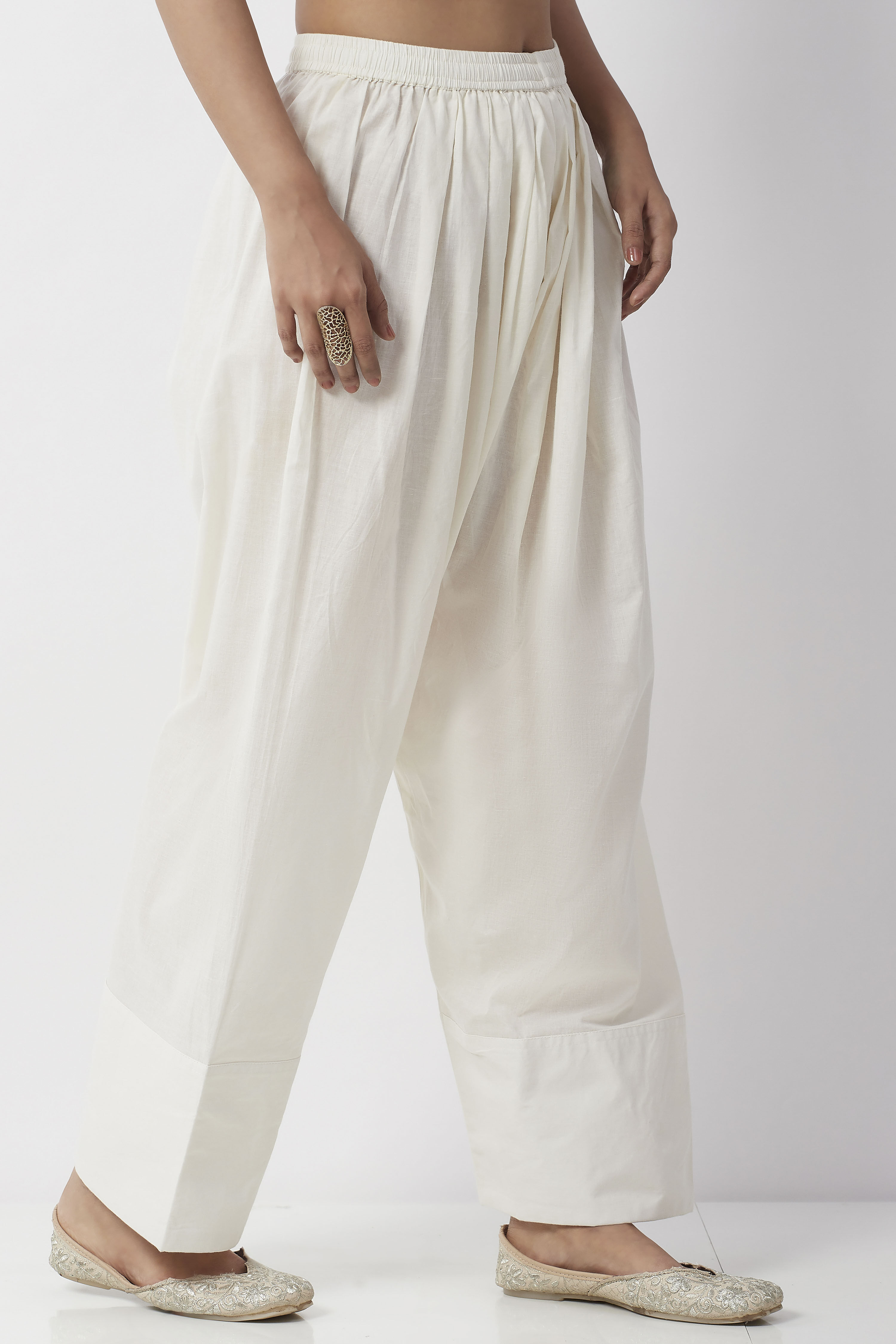 Ivory Cotton Solid Relaxed Salwar image number 4