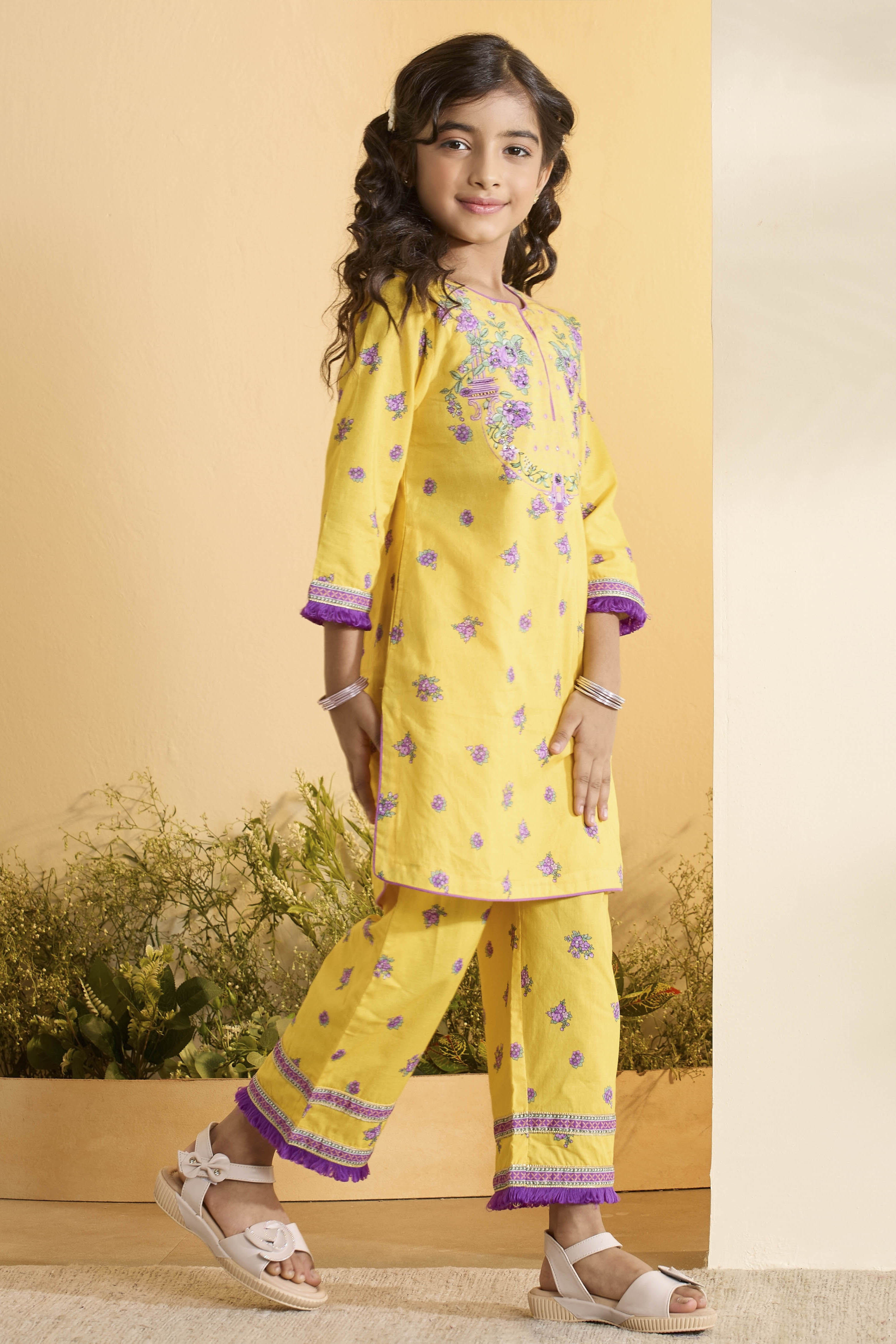 Yellow Cotton Floral Straight Kurta Set image number 5
