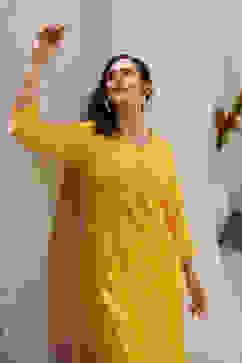 Yellow Rayon Floral Embroidered Straight Kurta image number 0