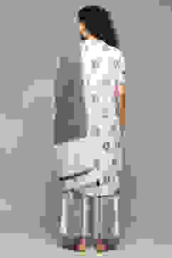 White & Blue Cotton Straight Yarndyed 3 Piece Set image number 4