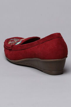 Maroon Synthetic Suede Formal Loafers image number 4
