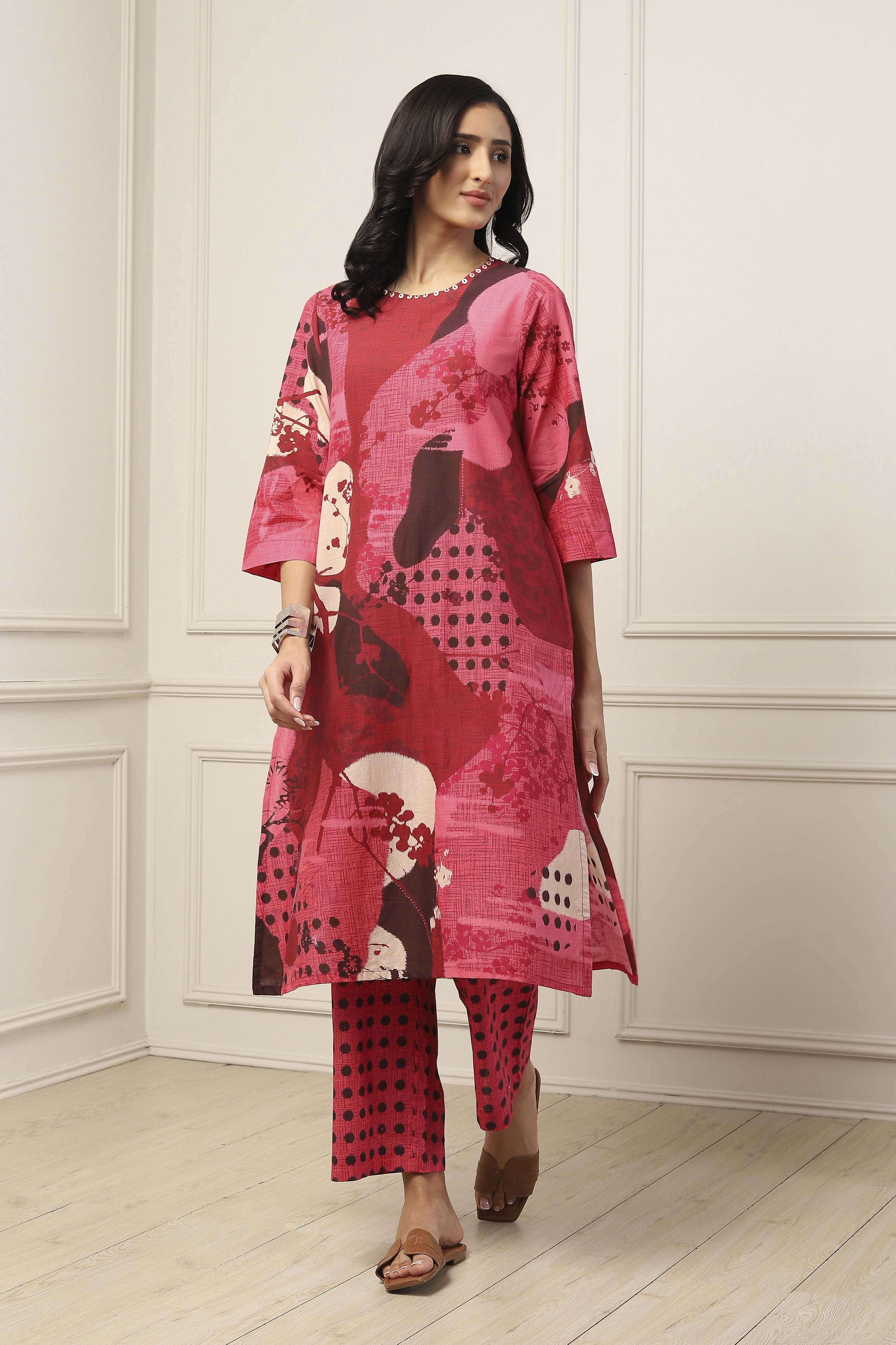 Maroon Cotton Abstract Printed Straight Suit Set image number 0