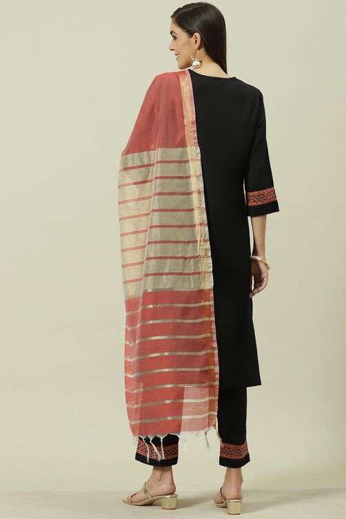Black Solid Straight Kurta Regular Pant Suit Set image number 4