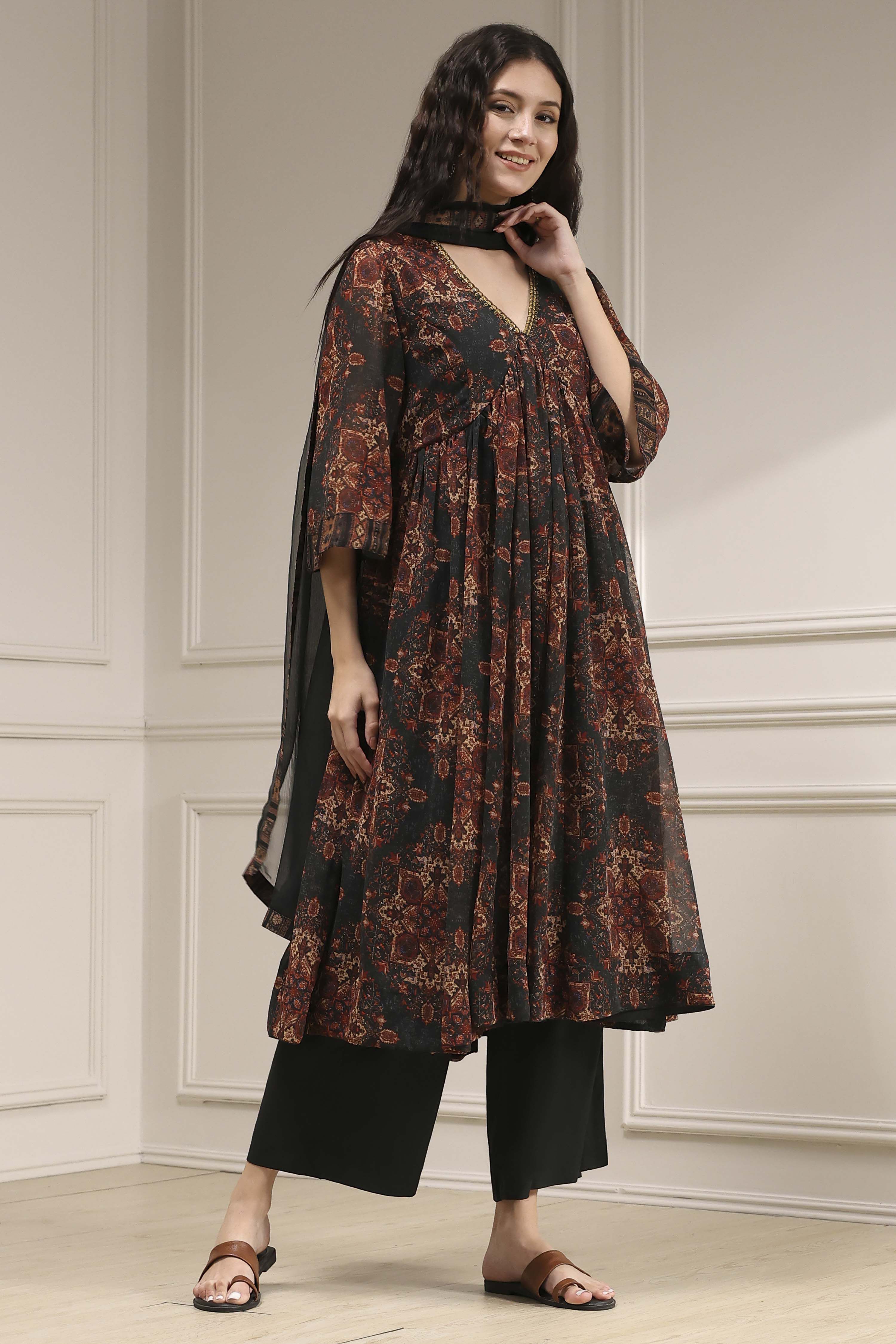 Charcoal Black Printed Gathered Suit Set image number 5