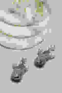 Black Brass Drop & Danglers image number 2