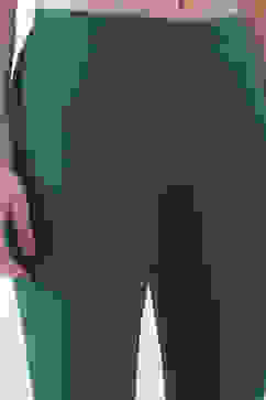 Green Cotton Lycra Solid Fitted Leggings image number 1