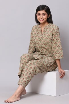 Green Straight Cotton Three Piece Printed Sleepwear Set image number 3