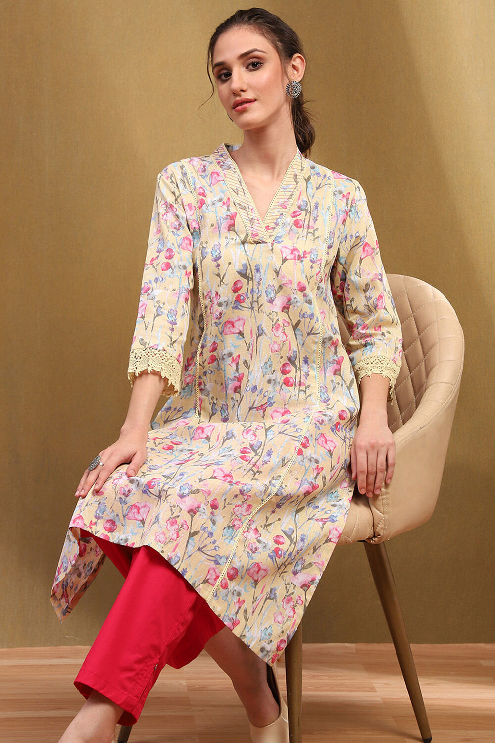 Beige Cotton Straight Kurta image number 5