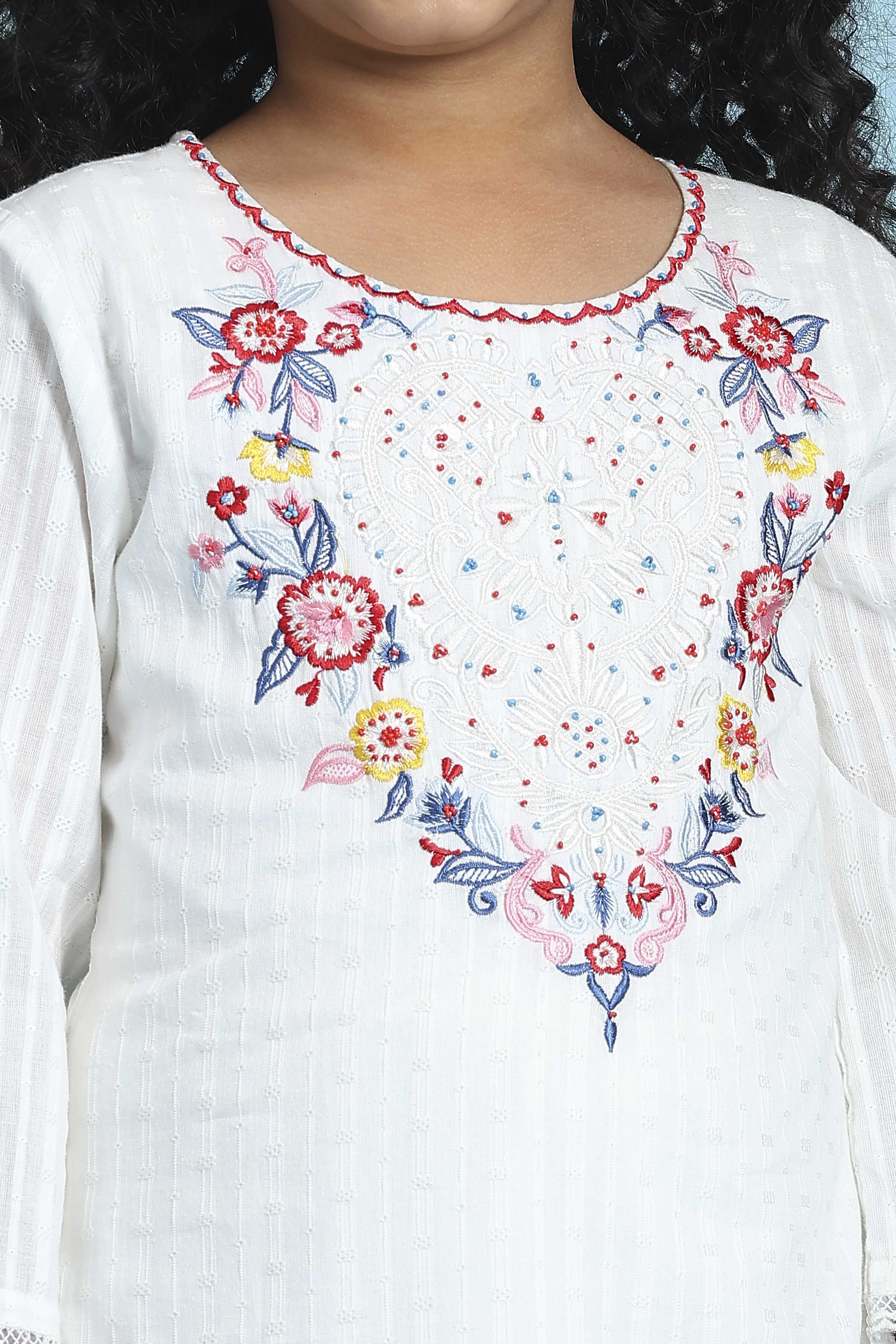 White Cotton Solid Straight Suit Set image number 1